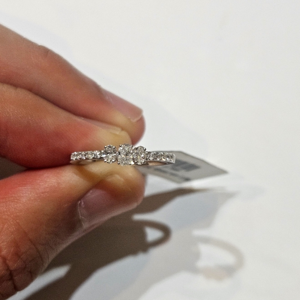 Elegant Natural Diamond Fashion Ring